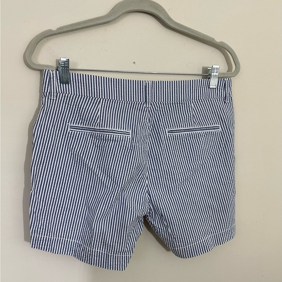 Old Navy sz 6 every day short mini stripe seersucker in blue and white - Picture 9 of 11